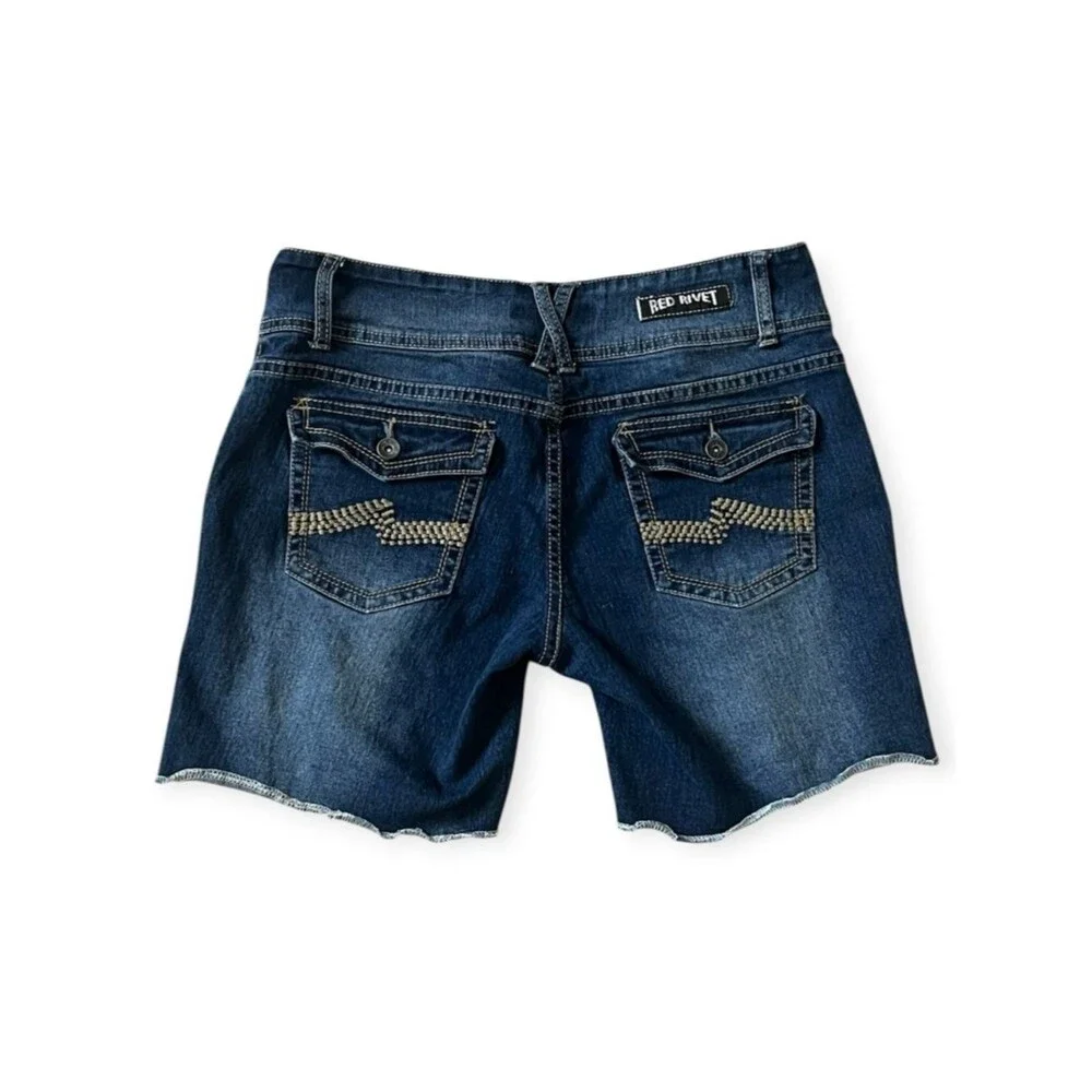 Red Rivet Three Button Stretch Distressed Blue Denim Jean Shorts Size Juniors 13